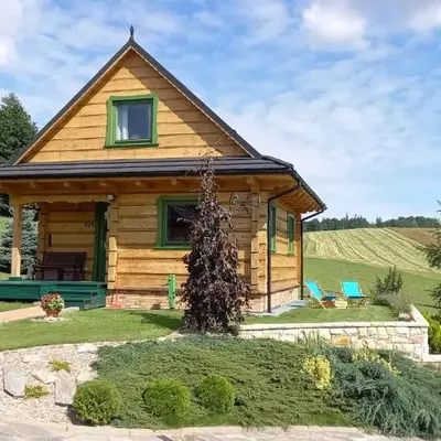Domek jak z bajki - stylowy domek z bali z kominkiem