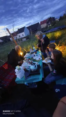 Goście zatrzymujący się w obiekcie Sunrise Camp Szczedrzyk