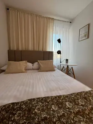 Łóżko lub łóżka w pokoju w obiekcie White Stone Premium-Wałbrzych Książ Parter,6 osób,Parking