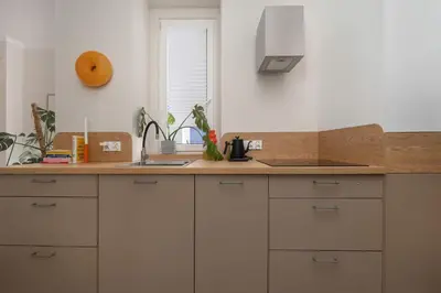 Kuchnia lub aneks kuchenny w obiekcie Unique Studio Close to the City Center with Balcony by Noclegi Renters
