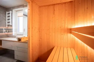 Plan piętra w obiekcie Flora i Sauna, Black Hill, MyWeek