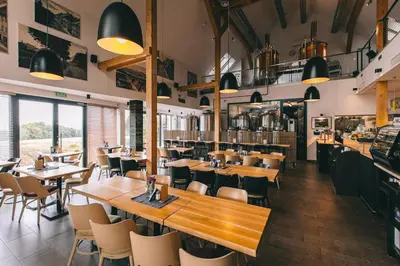 Restauracja lub miejsce do jedzenia w obiekcie Browar Miedzianka