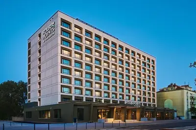 Budynek, w którym mieści się hotel