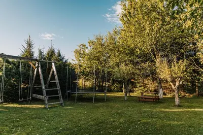 Plac zabaw dla dzieci w obiekcie Domek 