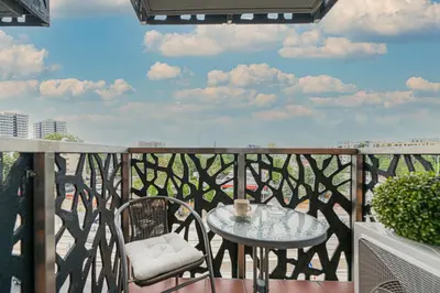 Balkon lub taras w obiekcie Apartament 55m2 - Darmowy Garaż - Klimatyzacja - Centrum - 24na7