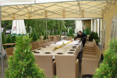 Restauracja lub miejsce do jedzenia w obiekcie Hotel Trzy Światy Spa & Wellness Rajska WySpa