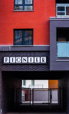 Budynek, w którym mieści się apartament