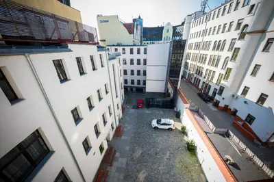 Budynek, w którym mieści się aparthotel