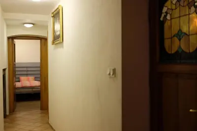 Łóżko lub łóżka w pokoju w obiekcie Academus Pub & Guest House