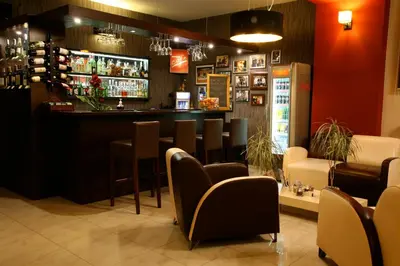 Hol lub bar w obiekcie Hotel Seven 7