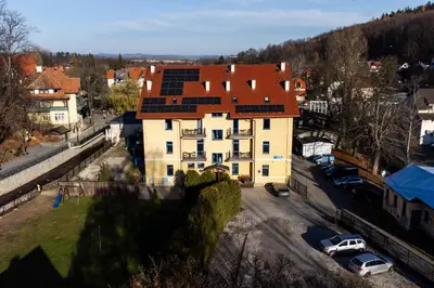 Budynek, w którym mieści się hotel