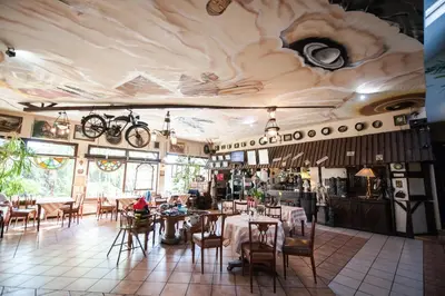 Restauracja lub miejsce do jedzenia w obiekcie Gościniec Pod Furą