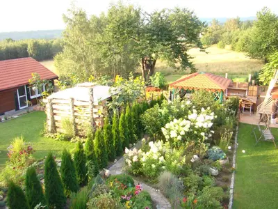 Ogród w obiekcie Apartamenty Słoneczna Polanka