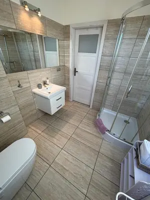 Łazienka w obiekcie Słoneczne Apartamenty Polanica-Zdrój