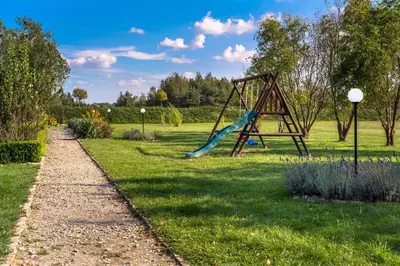 Plac zabaw dla dzieci w obiekcie Lawendowy Ogród