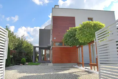Budynek, w którym mieści się apartament