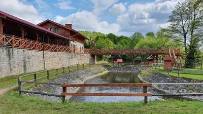 Ogród w obiekcie Camper Park Radków - domki i pokoje