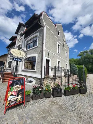 Budynek, w którym mieści się apartament