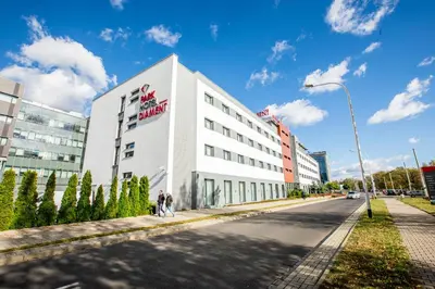 Budynek, w którym mieści się hotel