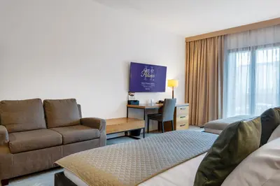 Część wypoczynkowa w obiekcie Great Polonia The Granary La Suite Hotel