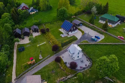 Widok z lotu ptaka na obiekt Domek Skowronek