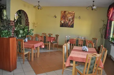 Restauracja lub miejsce do jedzenia w obiekcie Zajazd Magrani