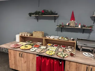 Jedzenie w ośrodku wypoczynkowym lub w pobliżu