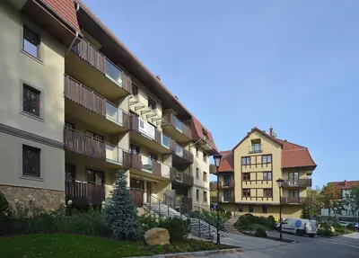 Budynek, w którym mieści się apartament