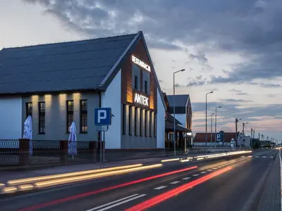 Budynek, w którym mieści się hotel