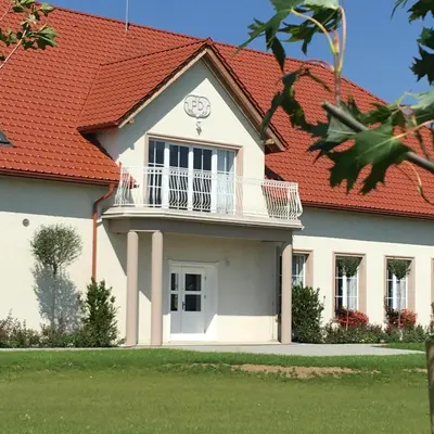 Budynek, w którym mieści się hotel