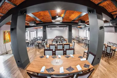 Restauracja lub miejsce do jedzenia w obiekcie Restauracja Park Szwajcaria