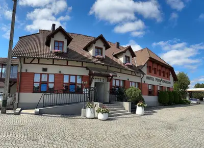 Budynek, w którym mieści się hotel