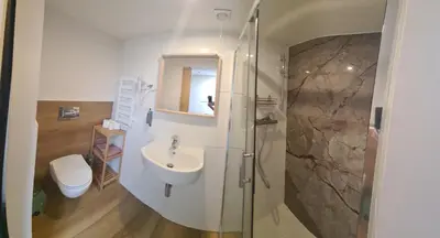 Łazienka w obiekcie Es8bar