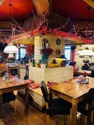 Restauracja lub miejsce do jedzenia w obiekcie Hotel Korona