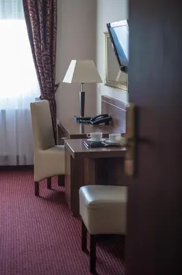 Telewizja i/lub zestaw kina domowego w obiekcie Jasek Premium Hotel Wrocław