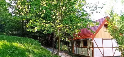 Budynek, w którym mieści się gospodarstwo agroturystyczne