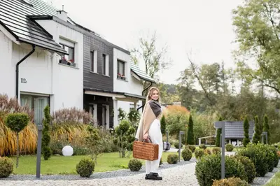 Ogród w obiekcie Apartamenty u Harrego II Przy Stawie Spa klimatyzacja,balkon, sauna , balia, ogród,parking