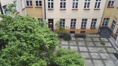 Budynek, w którym mieści się apartament