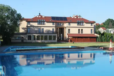 Basen w obiekcie Hotel Oaza lub w pobliżu
