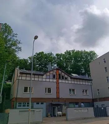 Budynek, w którym mieści się kwatera prywatna