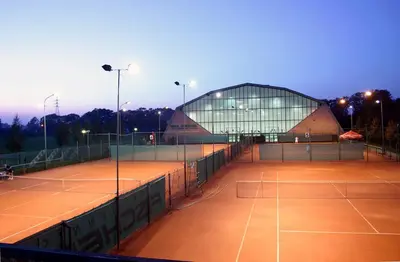 Tenis lub squash w obiekcie Hotel Gem lub w pobliżu