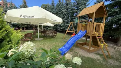 Plac zabaw dla dzieci w obiekcie Chata Karczowiska