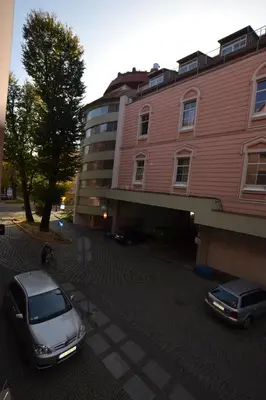 Budynek, w którym mieści się aparthotel
