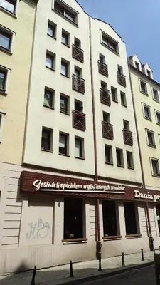 Budynek, w którym mieści się apartament