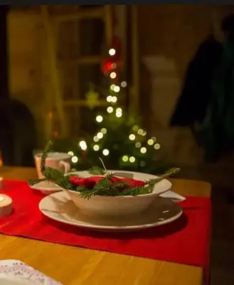Jedzenie w domu w stylu alpejskim lub w pobliżu