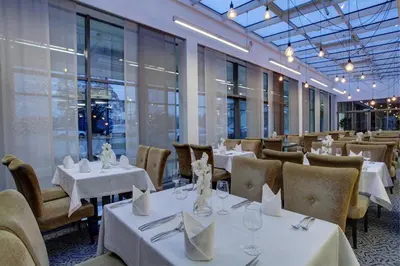 Restauracja lub miejsce do jedzenia w obiekcie Haston City Hotel
