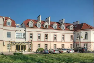 Budynek, w którym mieści się hotel