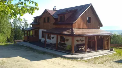 Budynek, w którym mieści się gospodarstwo agroturystyczne