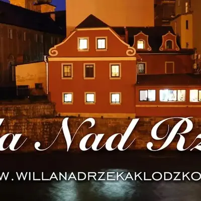 Willa nad rzeką
