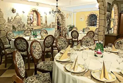 Restauracja lub miejsce do jedzenia w obiekcie Da Enzo